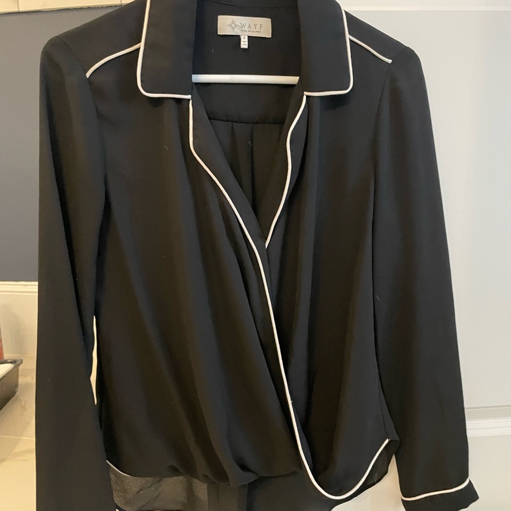 Great blouse for work or fun.